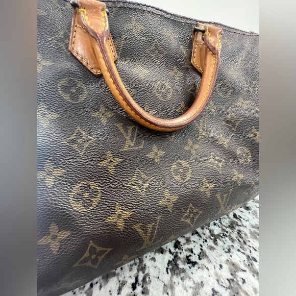 Vintage Louis Vuitton Speedy 30 - Picture 2 of 13